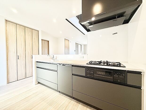 ■シンプルで美しく心地よい時間を生むキッチン空間