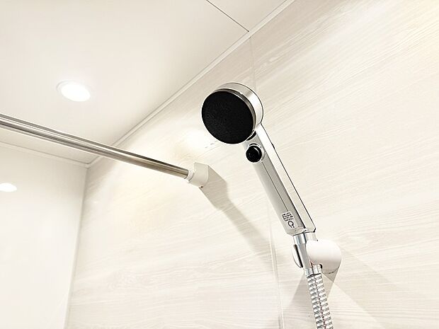 ■手元で簡単に止水できるため、水の無駄遣いを減らすことができます。