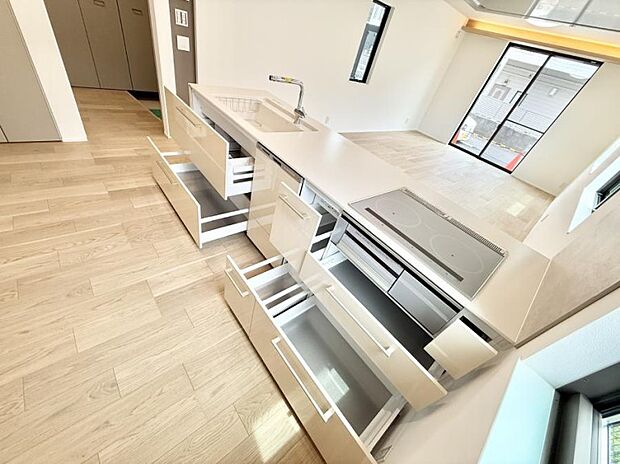 ■料理がもっと楽しくなる、快適なキッチン空間