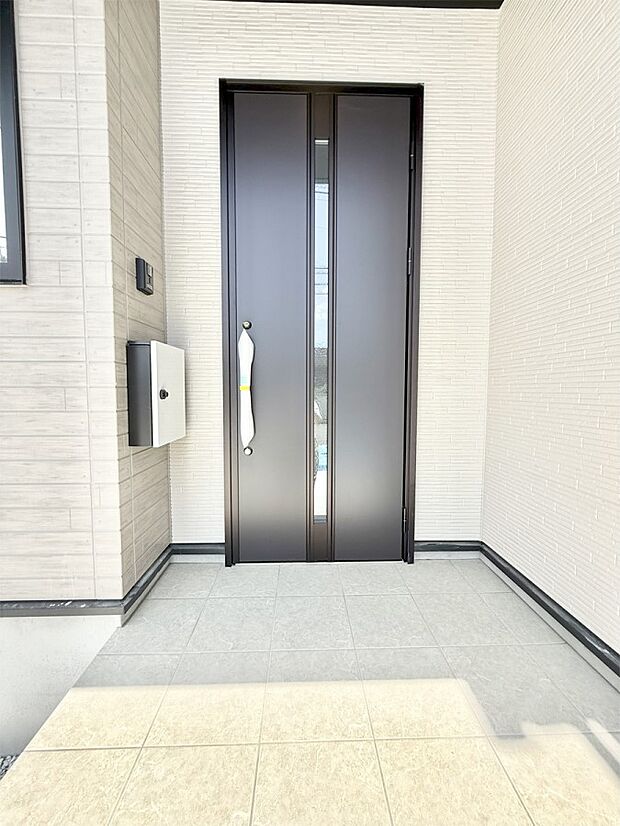 ■ 心地よい暮らしへとつながる、温かい玄関