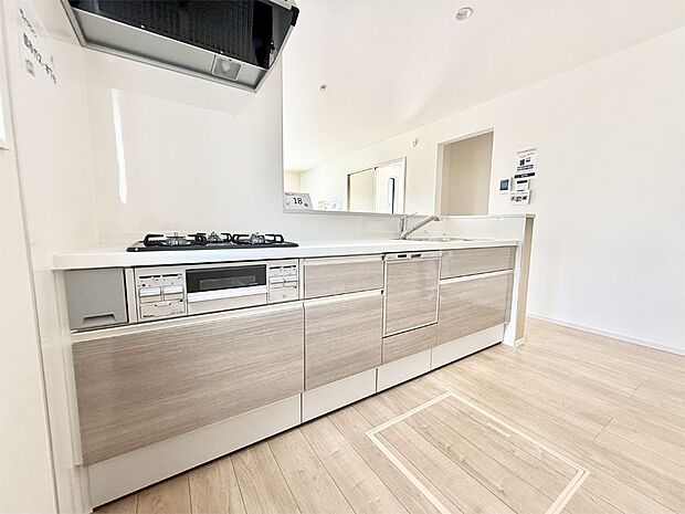 ■シンプルで機能的、毎日使いやすいキッチン