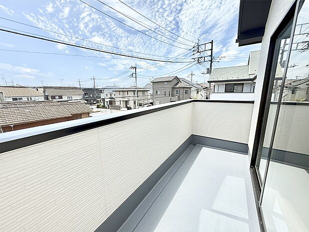 ■ 季節の移ろいを感じられる開放的な空間です