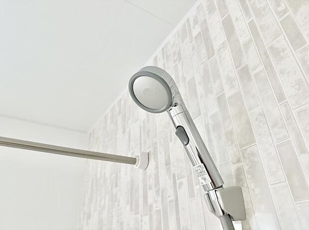 ■手元で簡単に止水できるため、水の無駄遣いを減らすことができます。