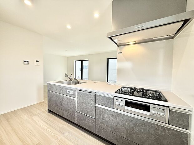 ■シンプルで美しく心地よい時間を生むキッチン空間