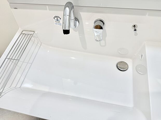 ■手洗いや顔を洗う時も快適に使える便利なシャワー