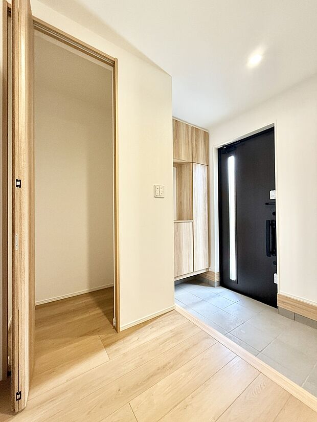 ■ 毎日を気持ちよく迎える、明るく温もりのある玄関