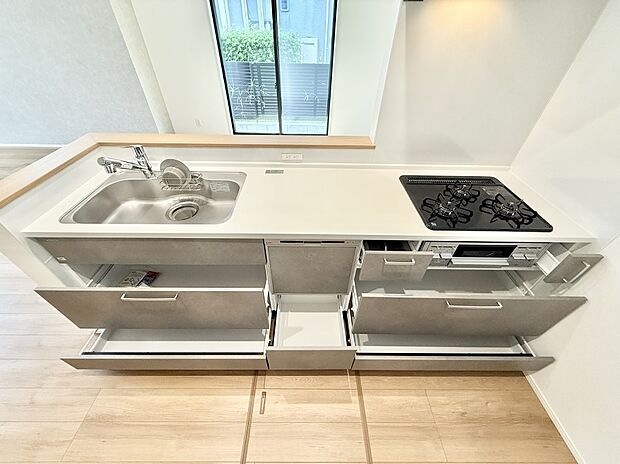 ■美味しい時間が生まれる、笑顔あふれるキッチン