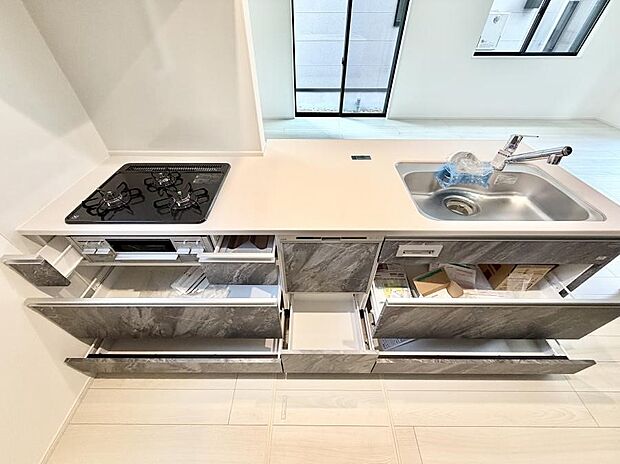 ■家族の絆を深める、温もりのあるキッチン