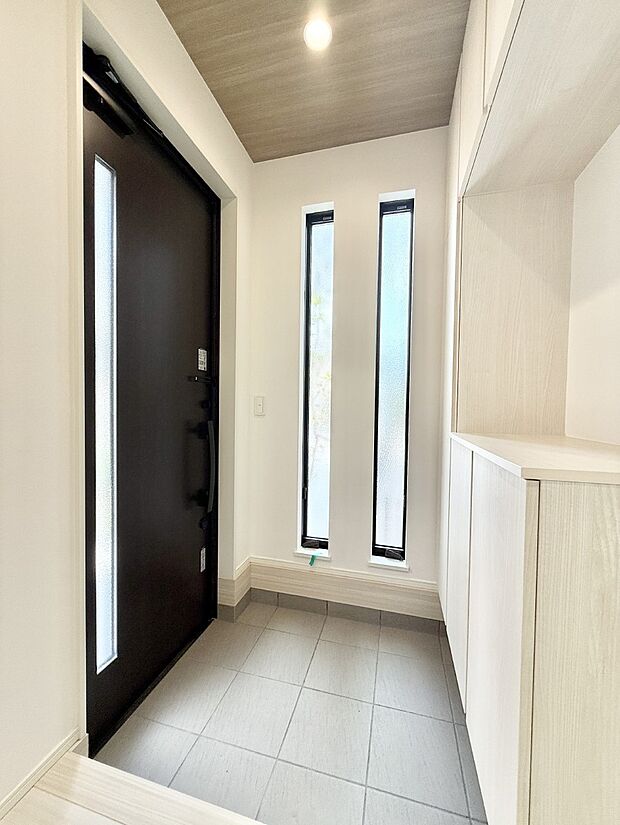 ■ 毎日を気持ちよく迎える、明るく温もりのある玄関