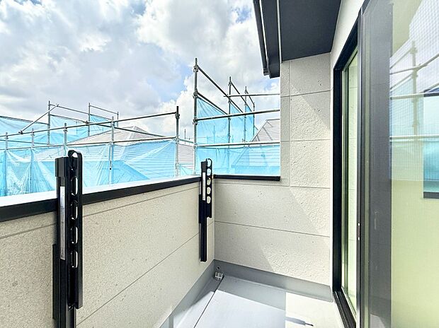 ■ 自然を身近に感じる、開放的なバルコニー