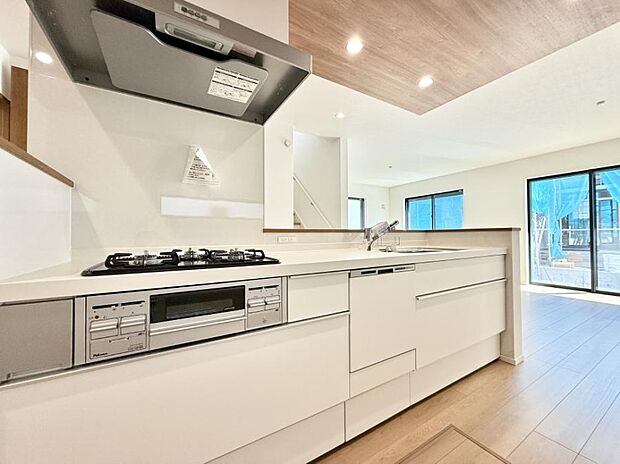 ■シンプルで機能的、毎日使いやすいキッチン