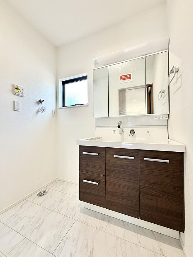 ■朝の準備がスムーズにできる広さです