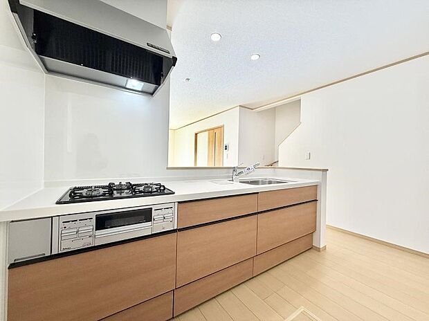 ■シンプルで機能的、毎日使いやすいキッチン