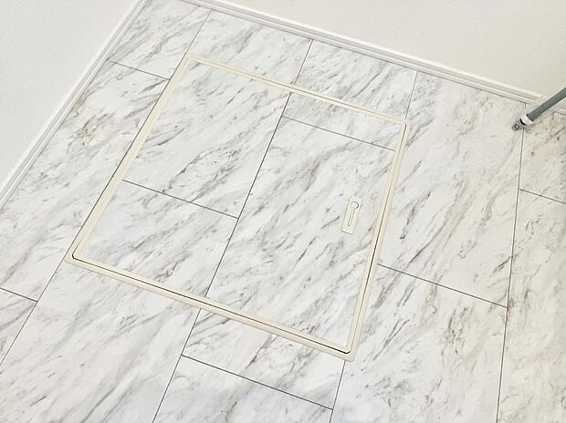 ■季節物など簡単に収納でき便利