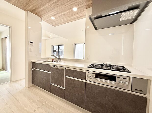 ■家族の絆を深める、温もりのあるキッチン