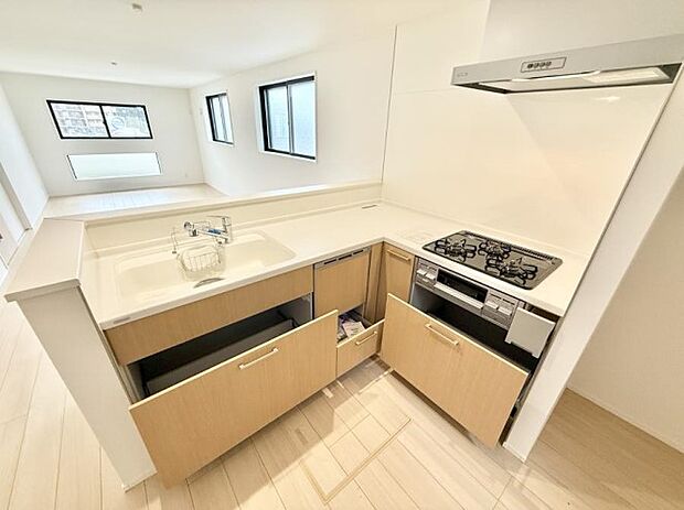 ■シンプルで機能的、毎日使いやすいキッチン