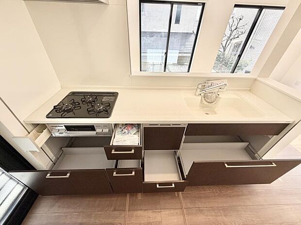 ■家族の絆を深める、温もりのあるキッチン