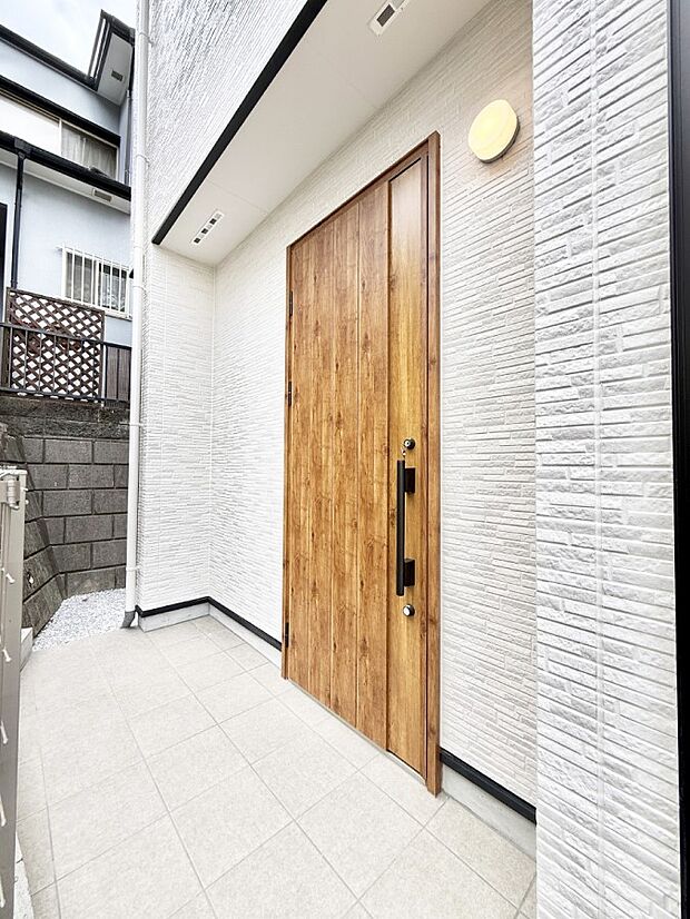 ■ 心地よい暮らしへとつながる、温かい玄関