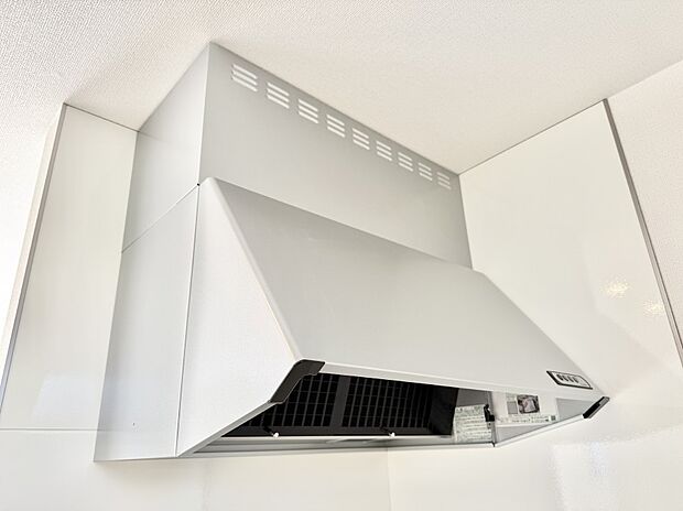 ■フードに覆われている為、匂いが換気扇に誘導され、効率的に排煙ができます