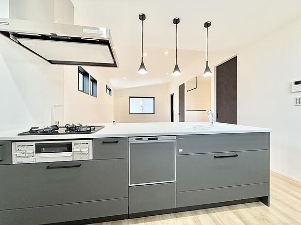 ■シンプルで機能的、毎日使いやすいキッチン