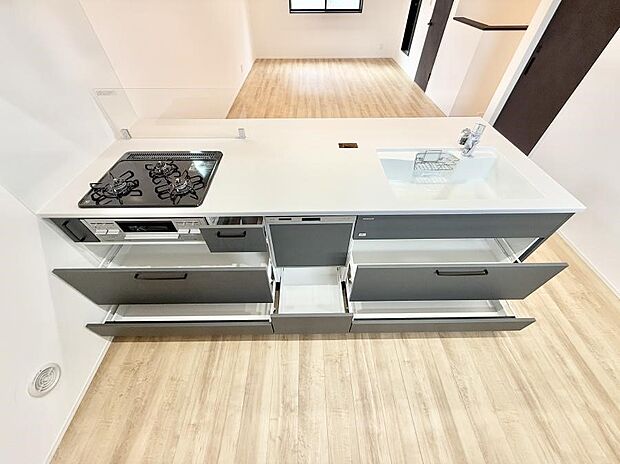 ■家族の絆を深める、温もりのあるキッチン