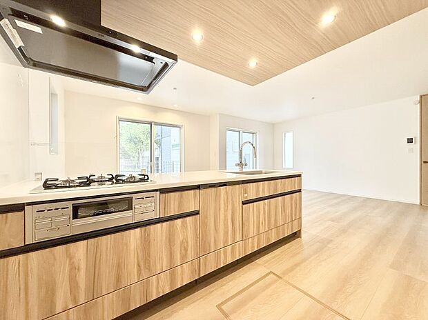 ■家族の絆を深める、温もりのあるキッチン