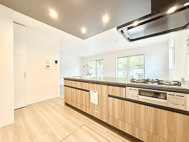 ■シンプルで美しく心地よい時間を生むキッチン空間