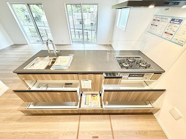 ■シンプルで機能的、毎日使いやすいキッチン