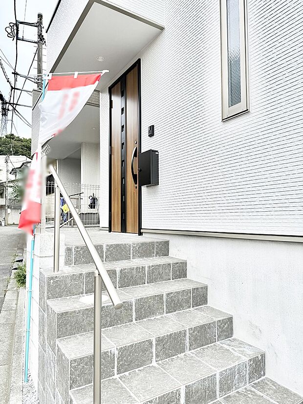 ■ 心地よい暮らしへとつながる、温かい玄関