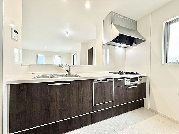 ■シンプルで美しく心地よい時間を生むキッチン空間