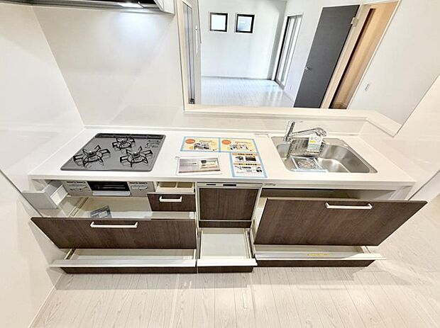 ■シンプルで機能的、毎日使いやすいキッチン