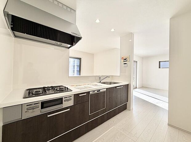 ■シンプルで美しく心地よい時間を生むキッチン空間