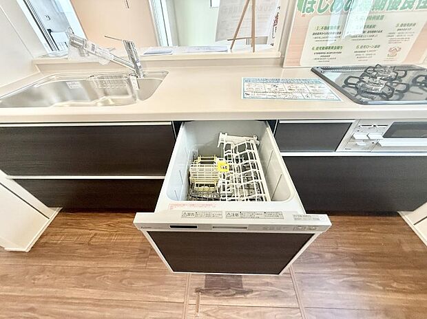 ■手間なく洗浄！食器をピカピカに仕上げてくれます