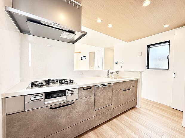 ■家族の絆を深める、温もりのあるキッチン