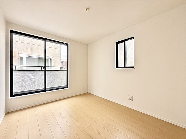 ■シンプルな空間で、収納付きベッドやデスクなど、多機能な家具を活用しやすいです