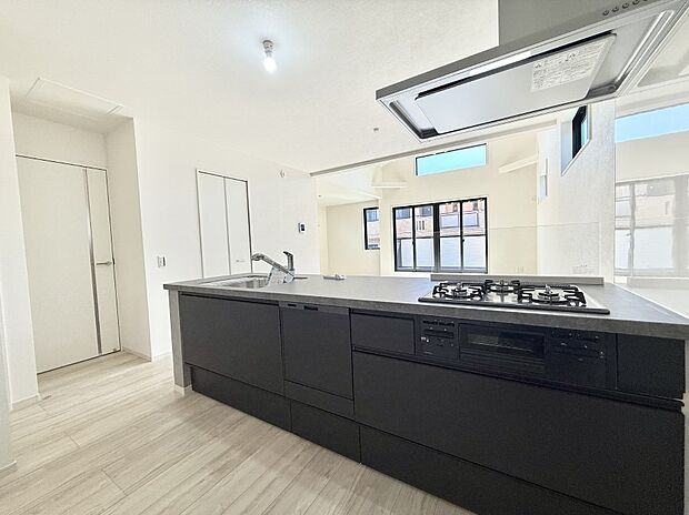 ■シンプルで美しく心地よい時間を生むキッチン空間