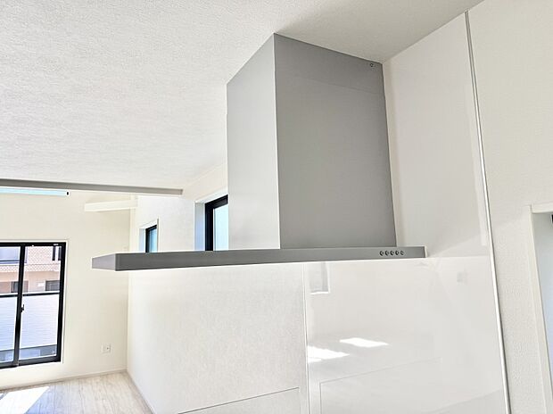 ■調理時の蒸気や匂いが換気扇に誘導され、効率的に排煙ができます。