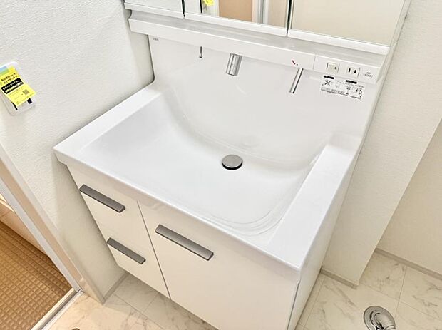 ■手洗いや顔を洗う時も快適に使える便利なシャワー