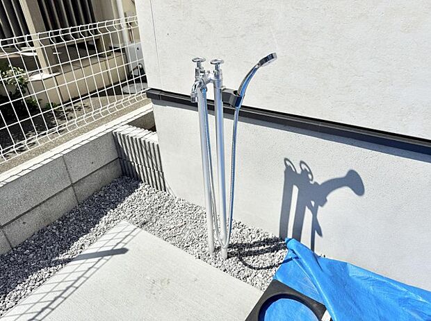 ■ガーデニングや洗車などの際に大活躍な屋外立水栓  