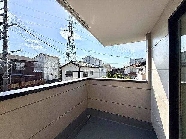 ■ 心地よい風と光を感じる、くつろぎのバルコニー