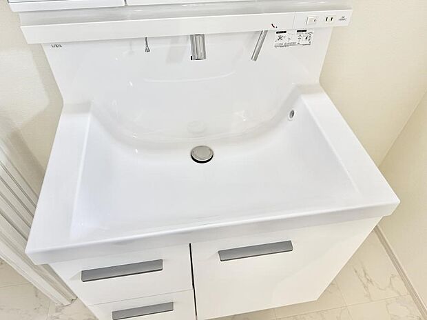 ■手洗いや顔を洗う時も快適に使える便利なシャワー