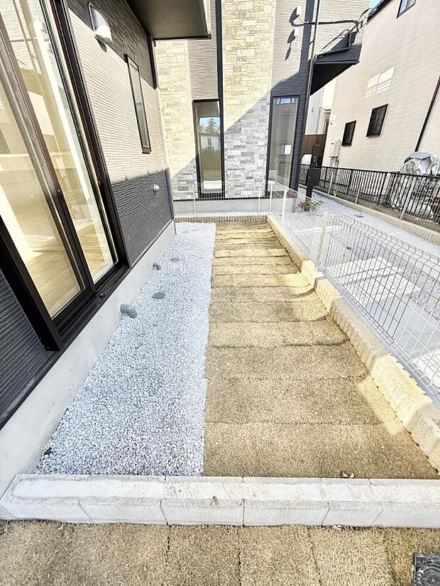 ■季節の移ろいを感じられる、落ち着いた雰囲気の屋外空間