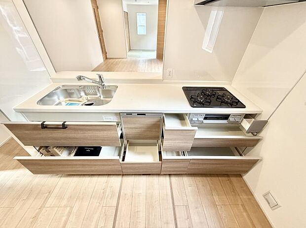 ■家族の絆を深める、温もりのあるキッチン