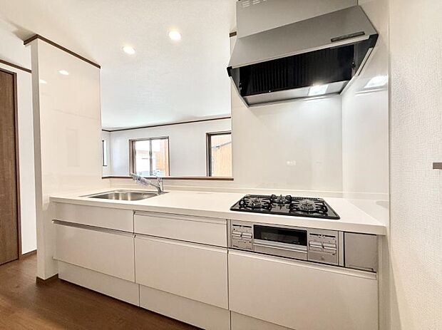 ■シンプルで機能的、毎日使いやすいキッチン