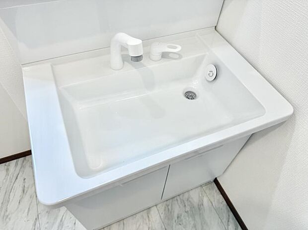 ■手洗いや顔を洗う時も快適に使える便利なシャワー