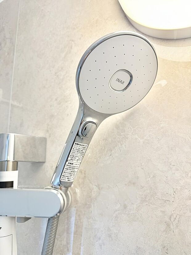 ■手元で簡単に止水できるため、水の無駄遣いを減らすことができます。