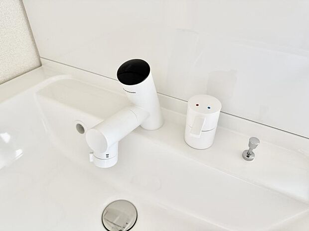 ■手洗いや顔を洗う時も快適に使える便利なシャワー