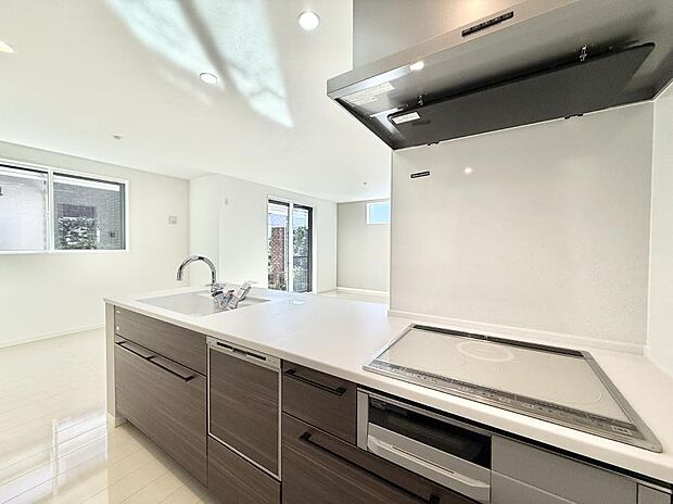 ■シンプルで機能的、毎日使いやすいキッチン