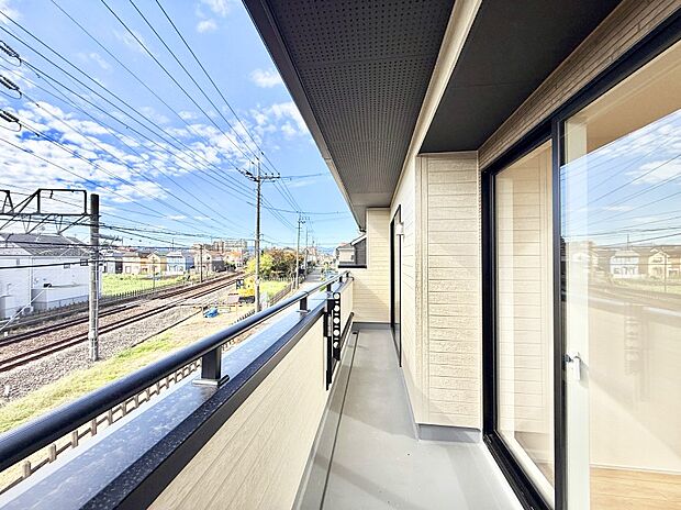 ■ 季節の移ろいを感じられる開放的な空間です