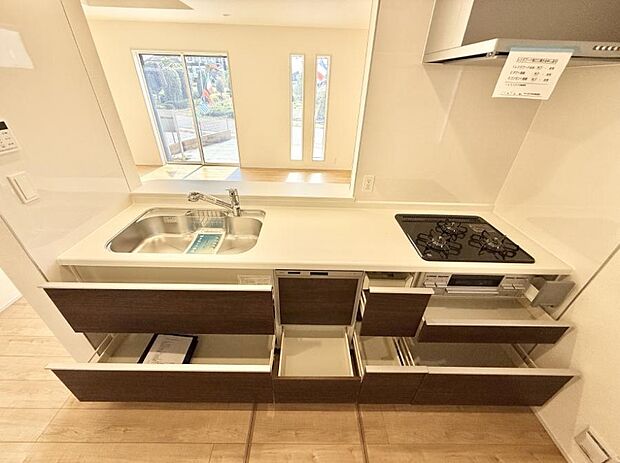 ■家族の絆を深める、温もりのあるキッチン